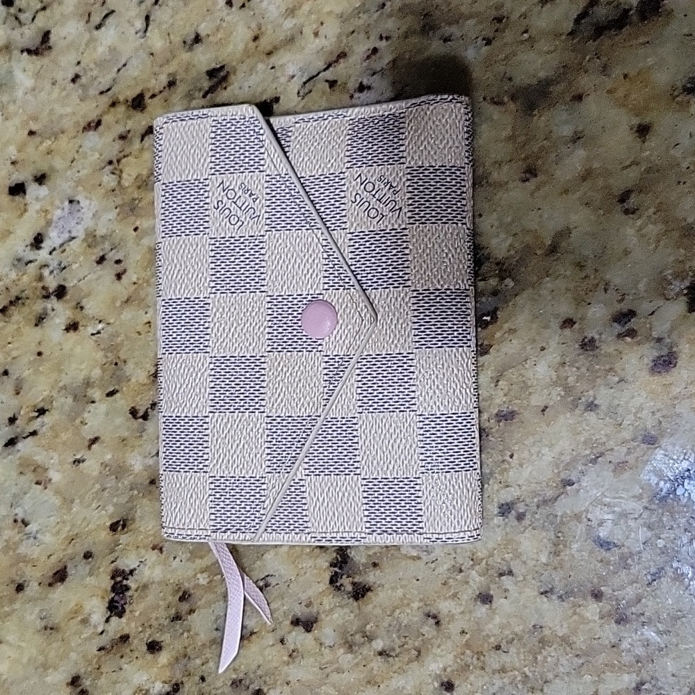 LV wallet